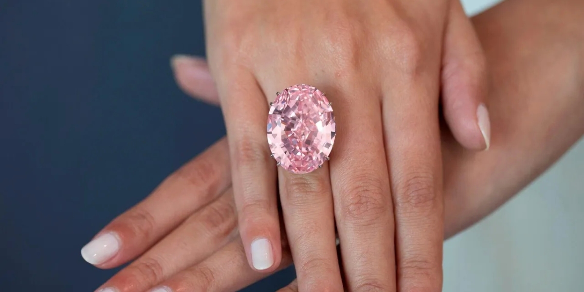 The actual Diamond Classic Elegance of the Valuable Precious stone